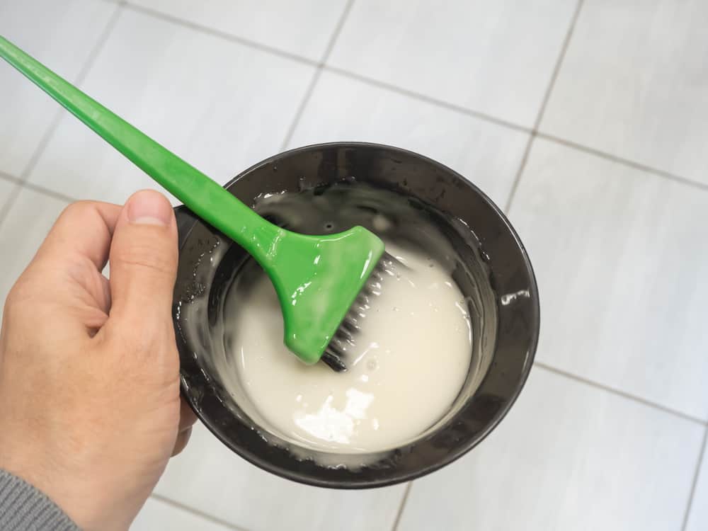 Bleaching process for bleached hair.